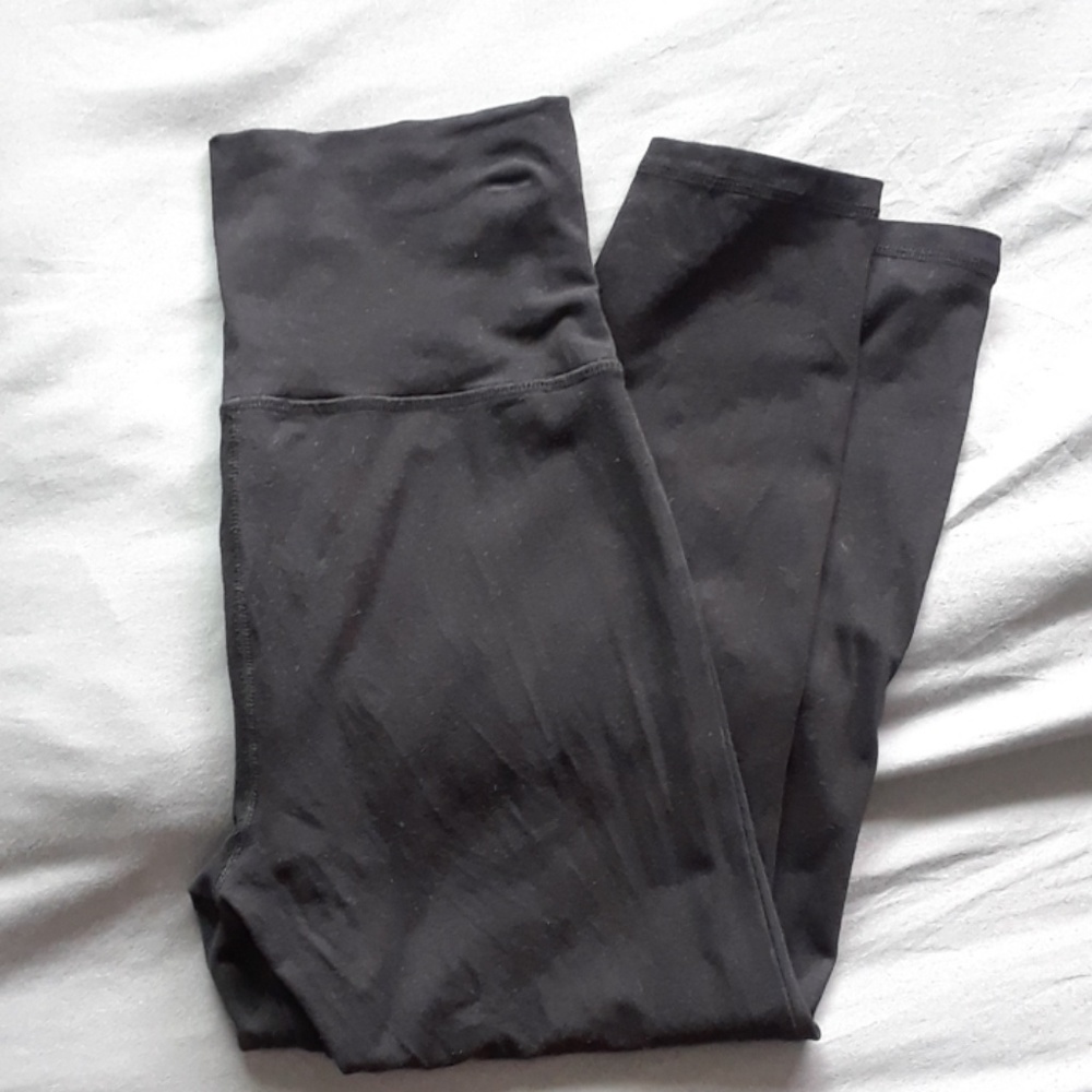 Forever 21 Black Yoga Capris